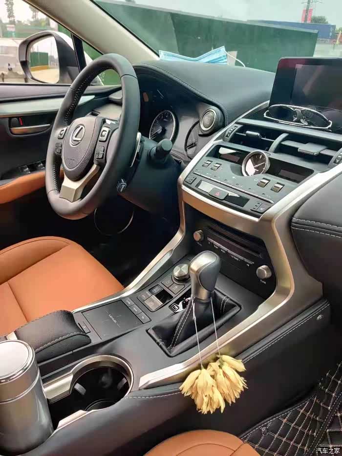 雷克萨斯nx.中型豪华suv