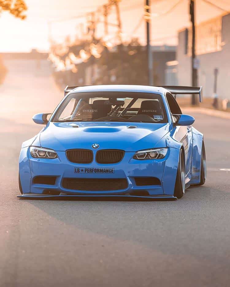 颜值爆表的lb宽体大尾翼宝马敞篷e93m3也太吸引眼球了吧