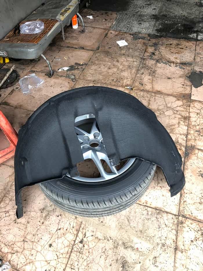 拆来的车轮内衬