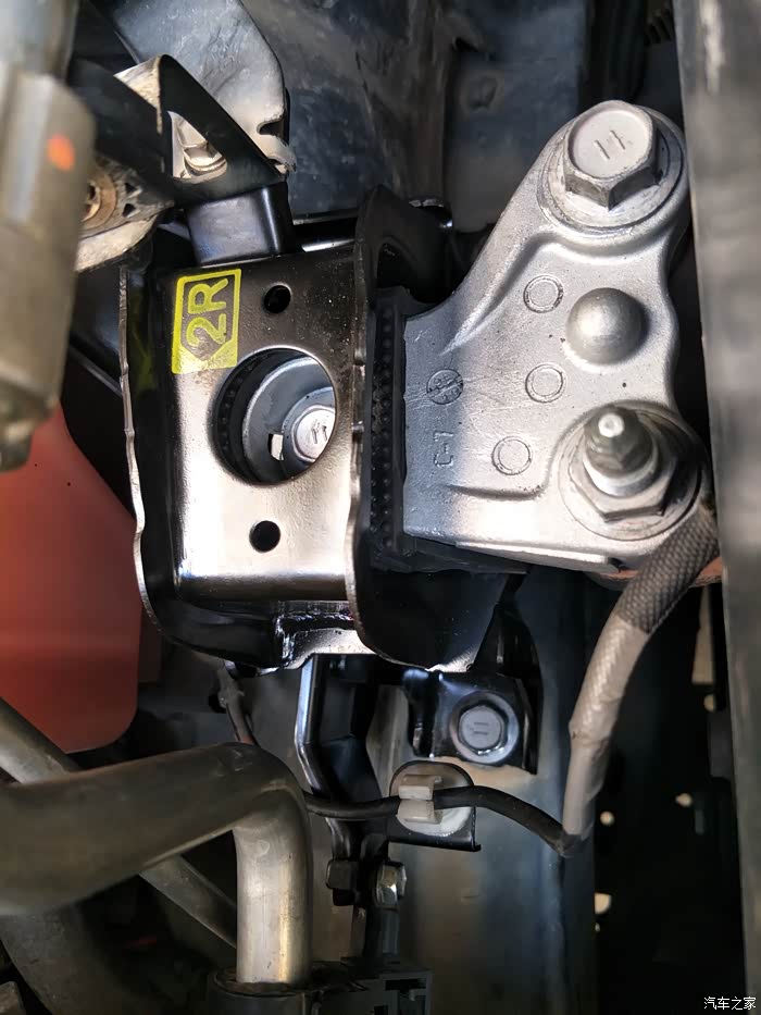 【图】逸致15万公里换右边机脚架_逸致论坛_汽车之家论坛