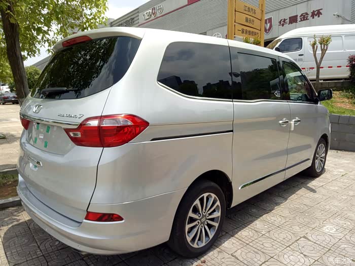 新款宝马保姆车,666