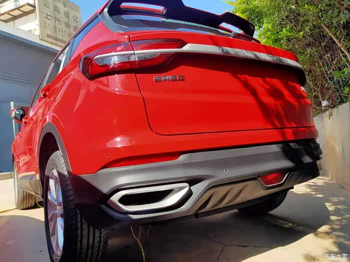 炫目的红色缤越,望生活红红火火