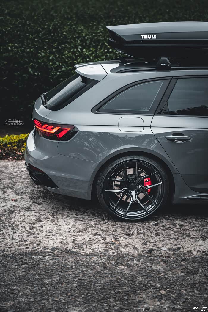 扮猪吃老虎奥迪rs4可是专业的