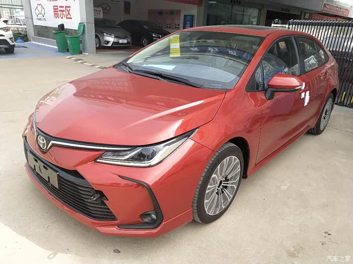12代卡罗拉1.2t运动版烈焰红赏析!