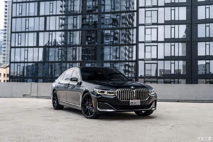 大气格栅的宝马m7黑色的外观整车设计华丽尊贵真的动心了