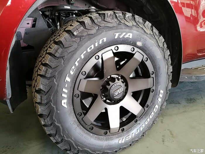 撼路者旗舰走墨脱轮胎鼓包打滑