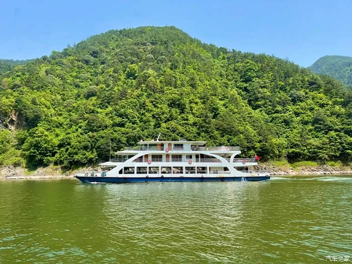 新安江山水画廊风景区一日游
