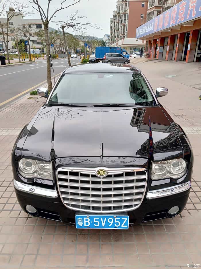 克莱斯勒300c经典老车
