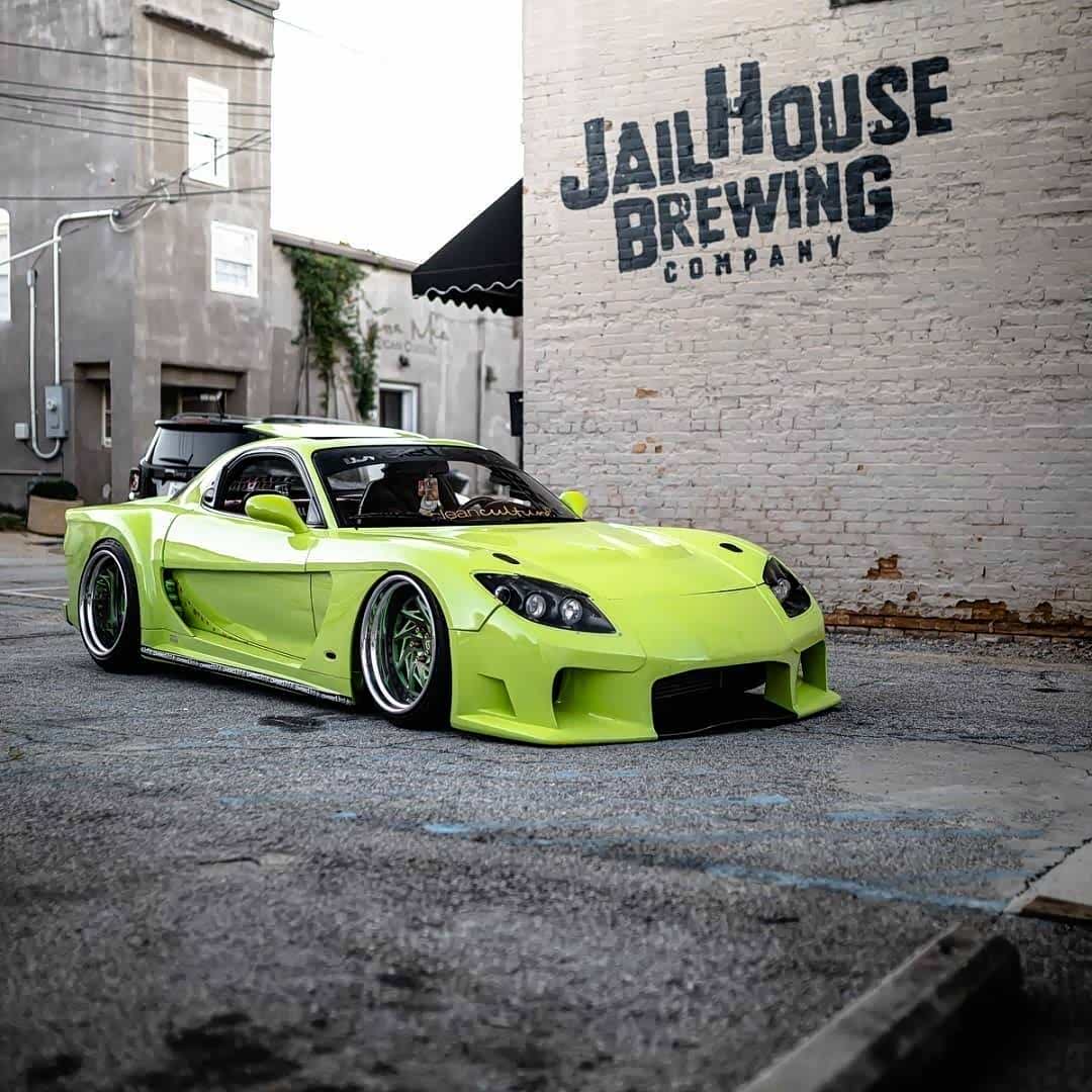 马自达rx7,改装成最有魅力的模样.