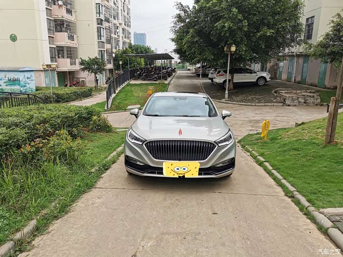 有着年轻时尚的外观,靓丽的青春活力铂金色,铂金色很彰显气质.