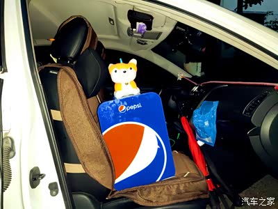 副驾驶座位上方式也不错的.