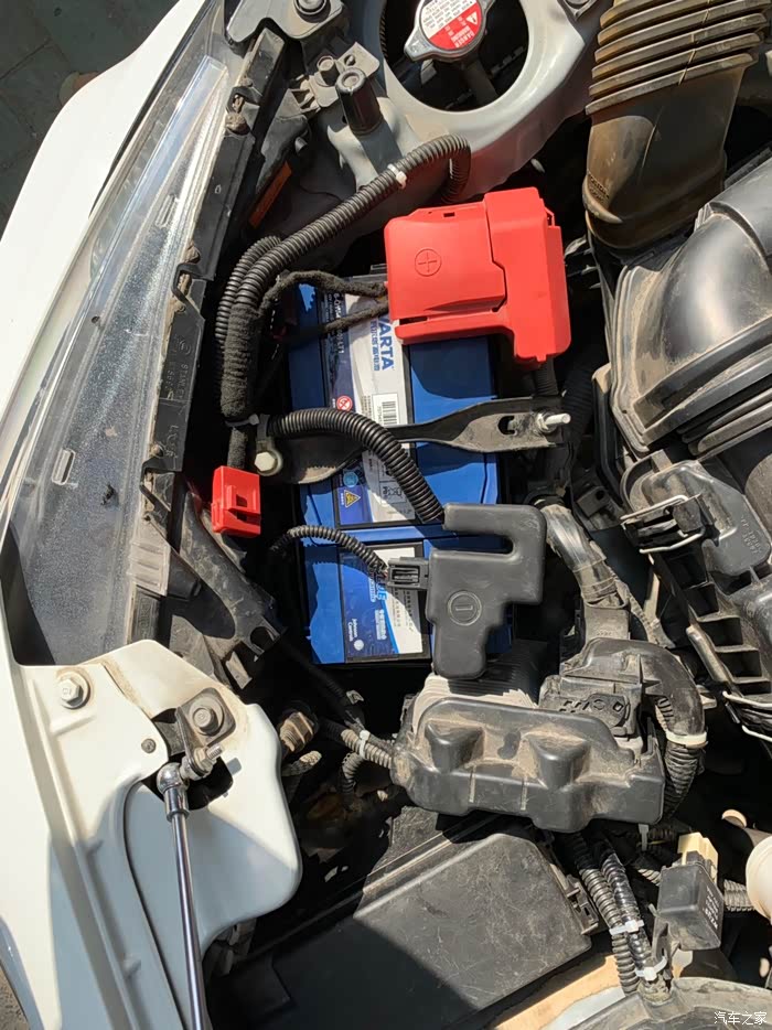 三代飞度 2年7个月更换瓦尔塔45a大电瓶