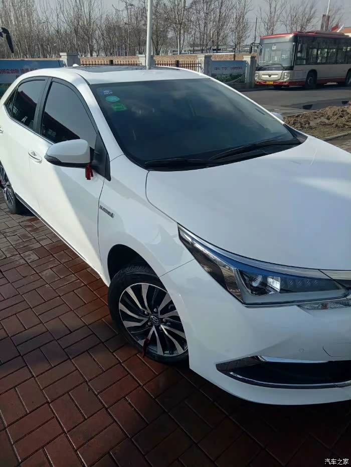 提17款卡罗拉双擎