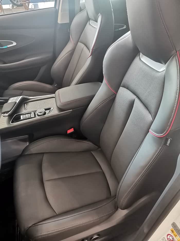 长安汽车unit,车子不错!