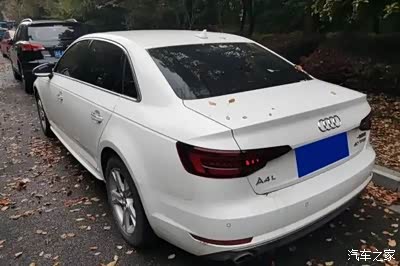 车头车尾的大灯是亮点了,毕竟是灯厂嘛!