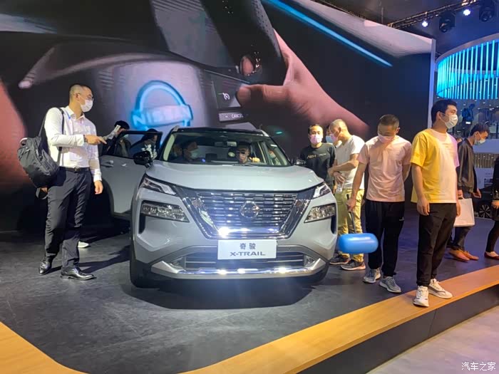 来车展上闲逛,看到了最新的2021款的新奇骏,样子很大气啊