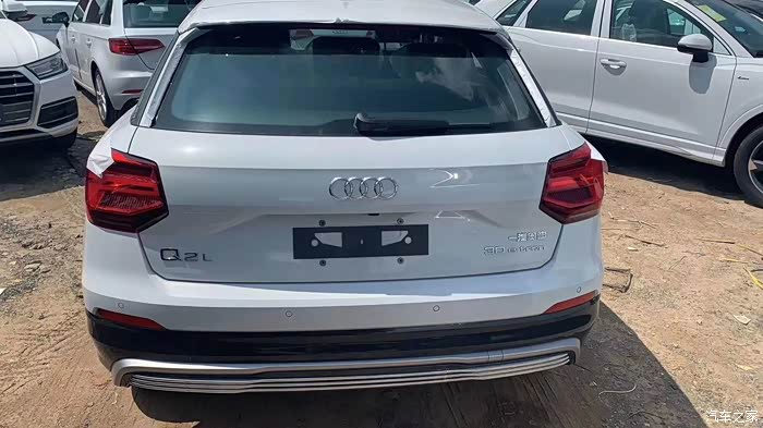 奥迪q2纯电动高配2737白色一口价155800苏州太仓