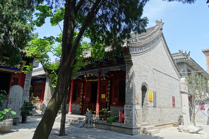 隐逸神秘的千年古刹--西安卧龙寺