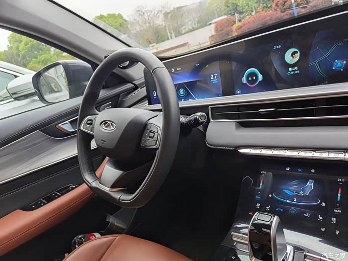 方向盘大小正合适,驾乘感受不错.