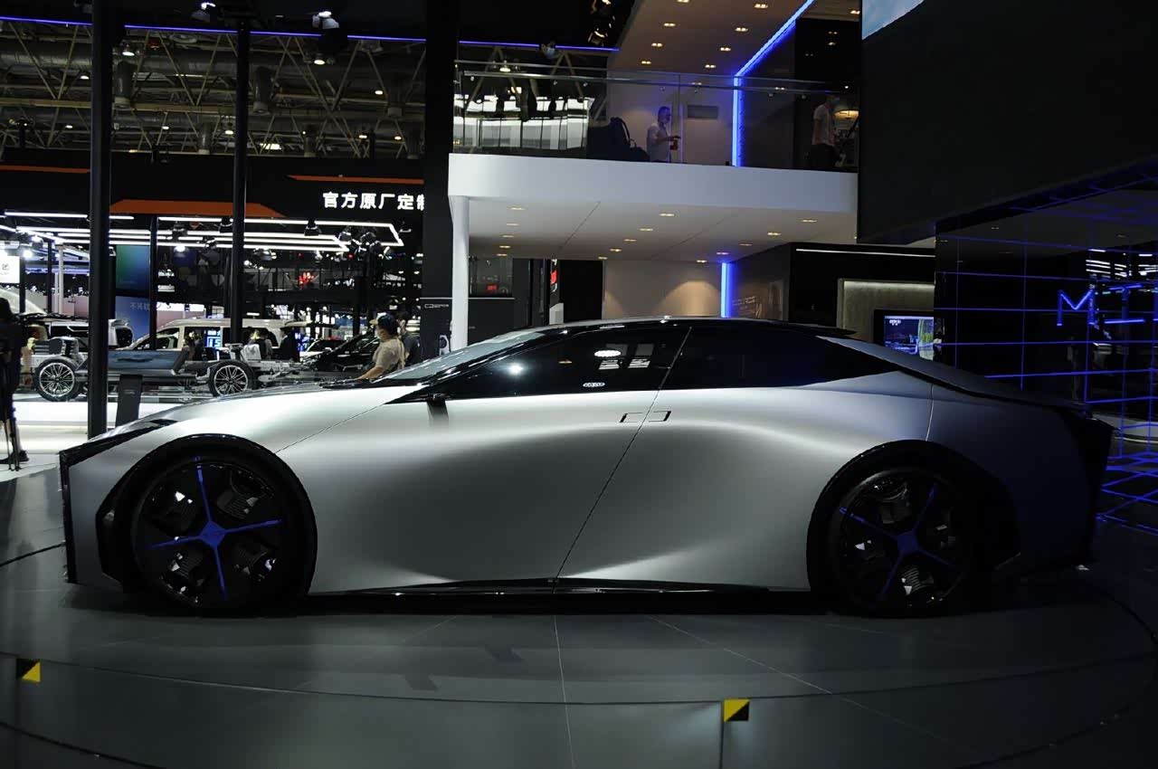 观致汽车milestone概念车亮相北京车展,外观科技感十足