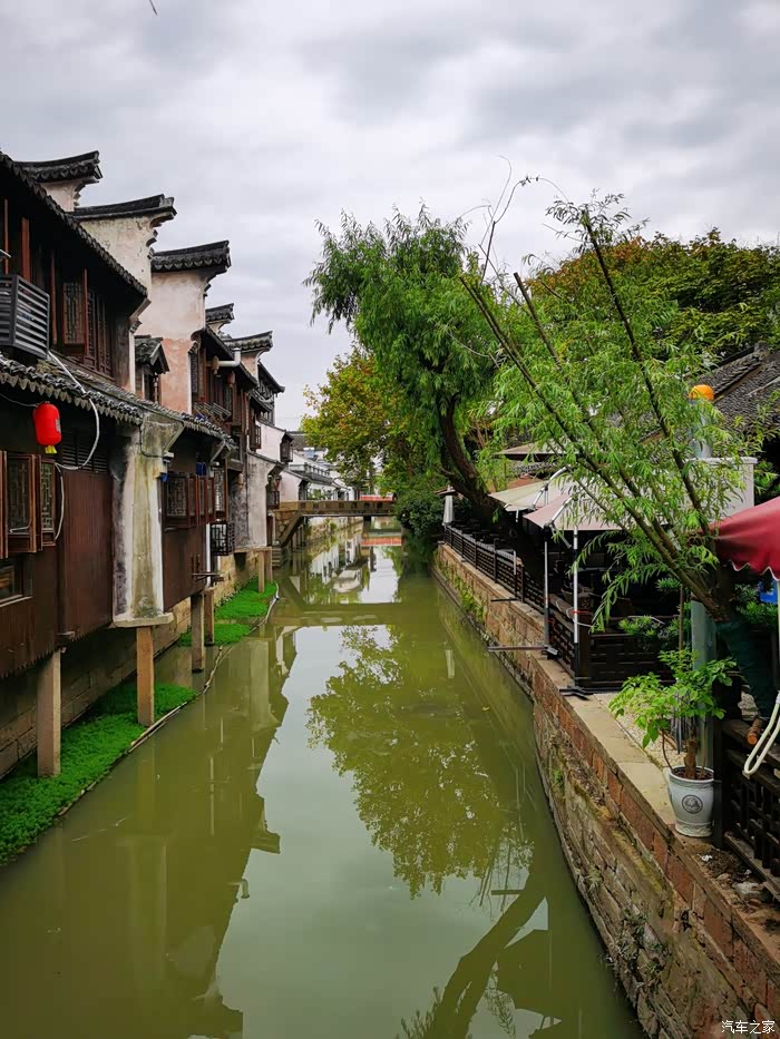 美丽的水乡古镇驾荣威i5游上海枫泾古镇