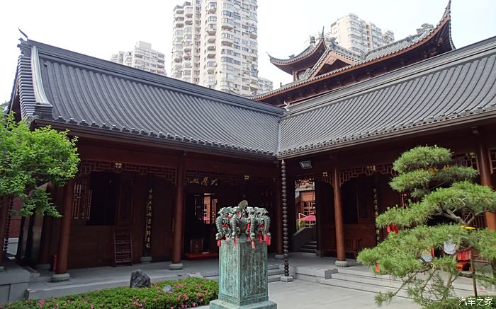 東海名剎鬧市淨土禪林佳境首游上海玉佛寺