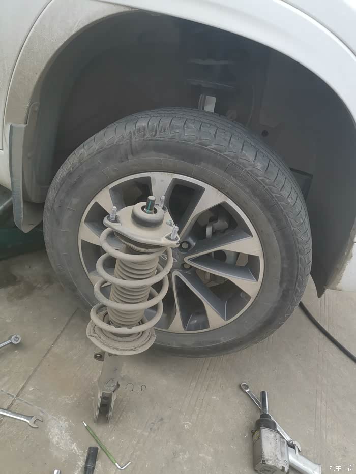 奇瑞瑞虎7升级原厂万都减震器完美匹配