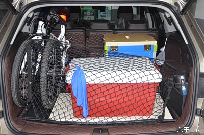 如果要带斯柯达原装折叠自行车就只能座5人