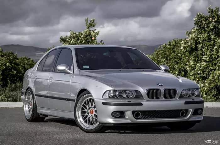 一代经典宝马第四代e39实车拍摄