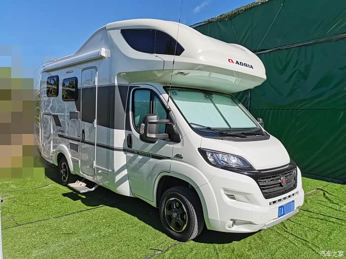 百万级整车原装进口房车-性能稳定,固定横床,追求品质必选!