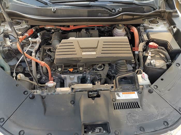 皓影混动7500公里发动机舱全都是油泥