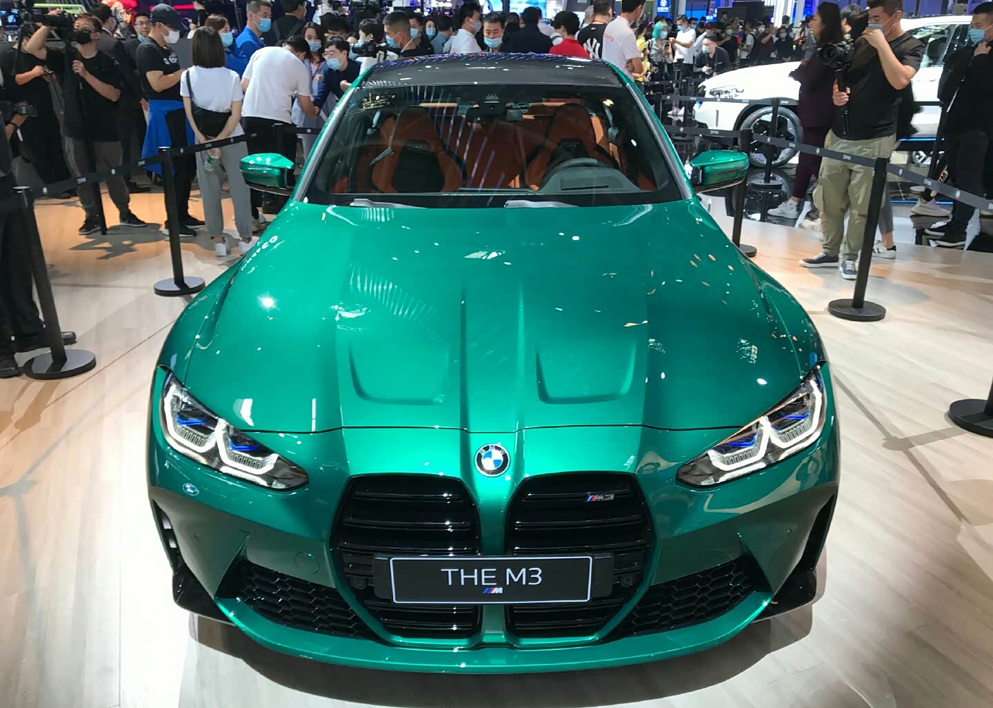 2020北京车展全新一代宝马m3曼岛绿车漆太帅了