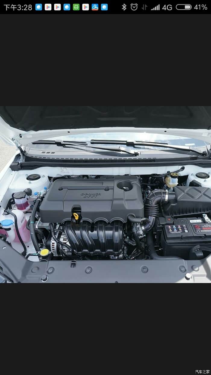 这是吉利帝豪的发动机舱