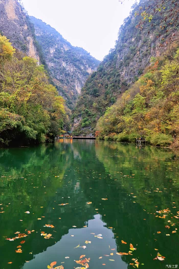 大秦岭深山里的金丝峡将此美景展现的淋漓尽致美轮美奂