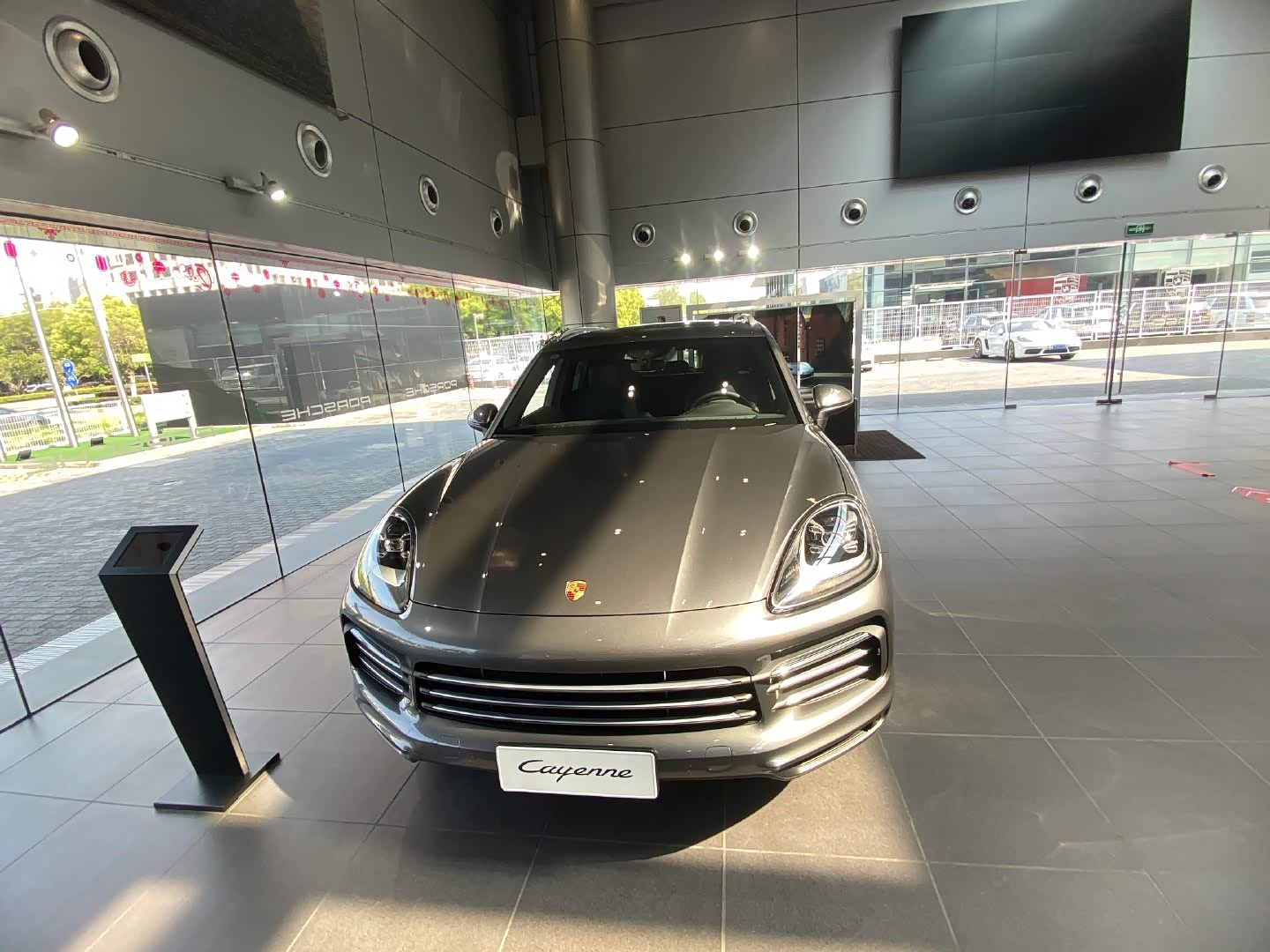 保时捷 cayenne 石英灰/黑内
