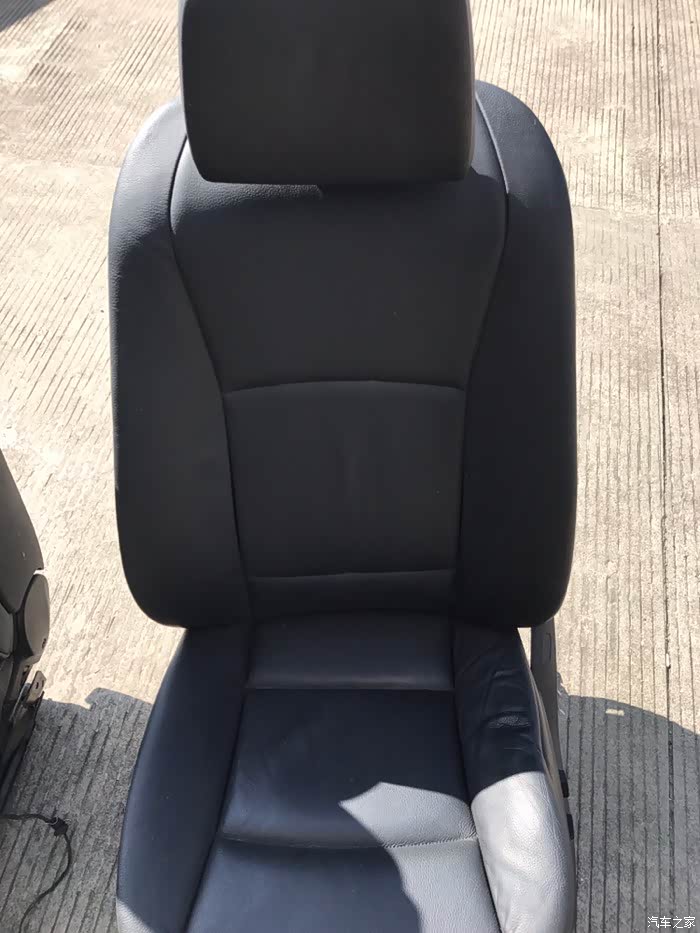 530li黑色真皮座椅