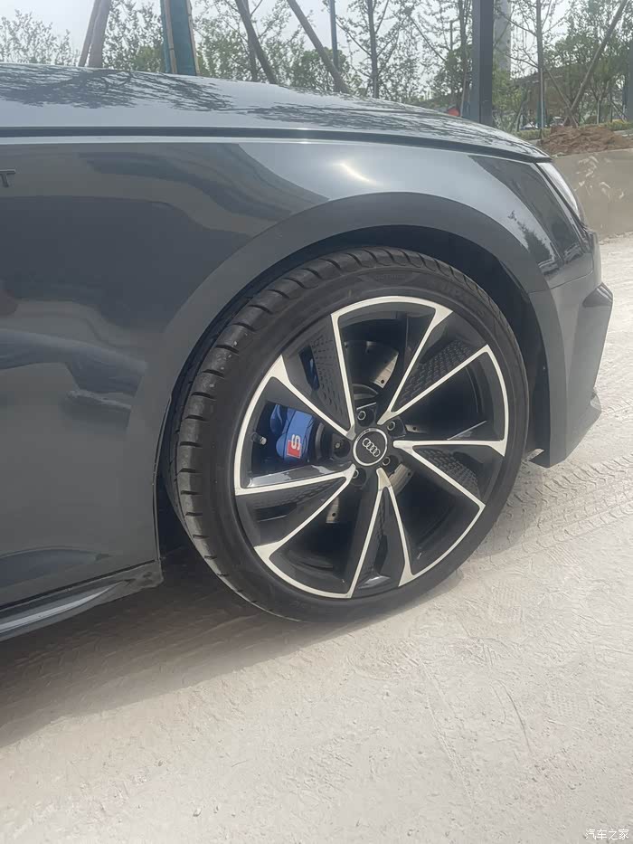 出国锻上车15天19寸rs7轮毂