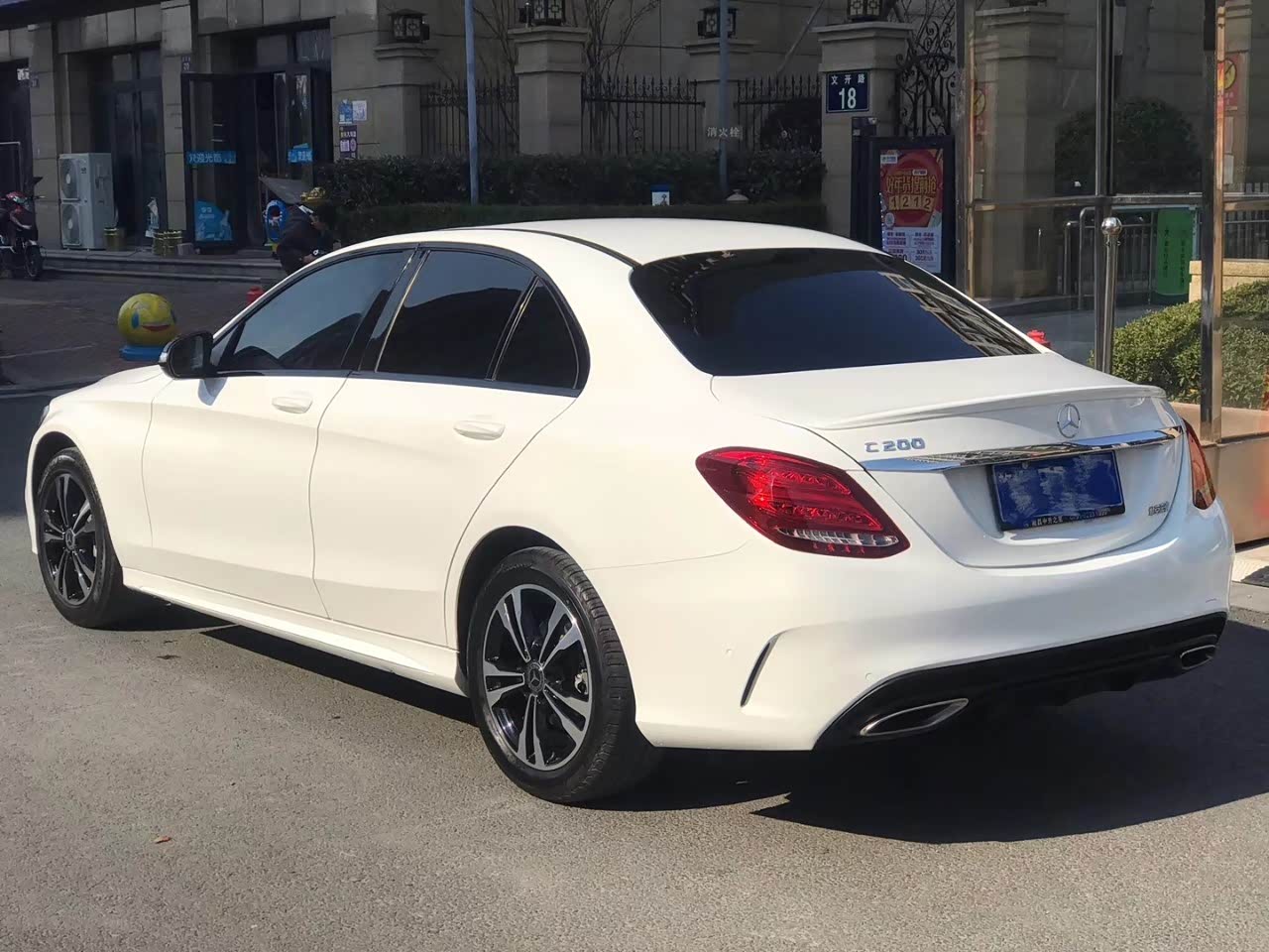 奔驰c200运动版,mra平台,车身尺寸得到提升