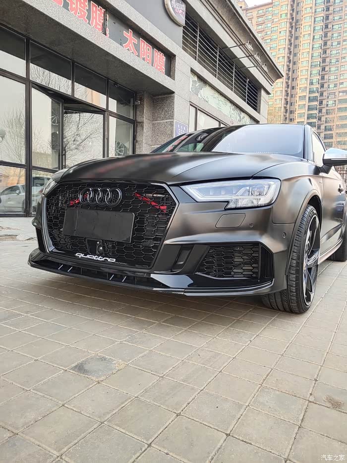 奥迪a3黑武士cys电光金属黑