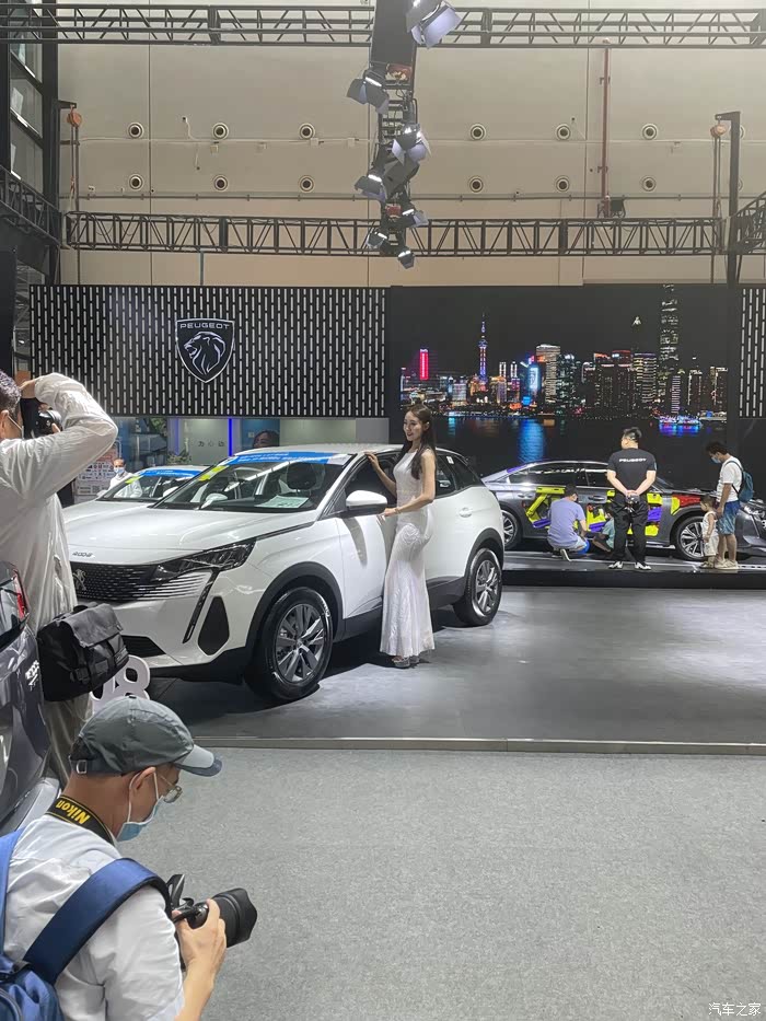 【图】车展全新4008 5008 车顶芭蕾_标致4008论坛_汽车之家论坛