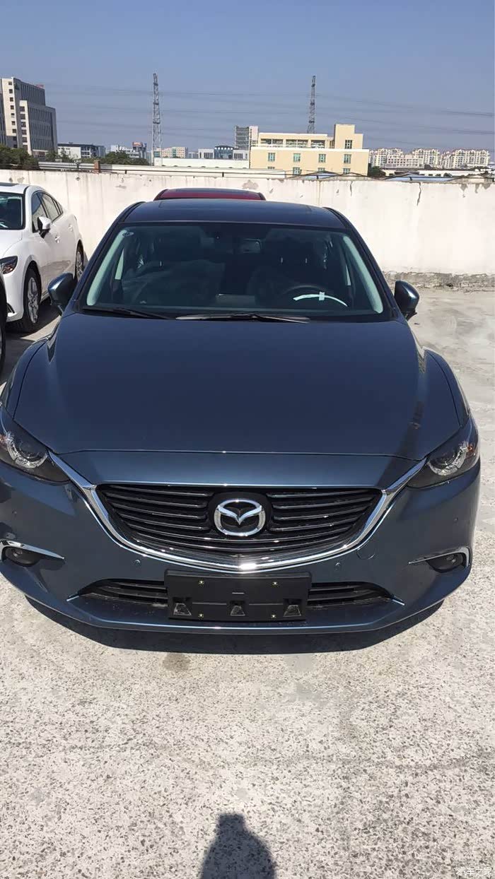 蓝色的阿特兹感觉更有魅力