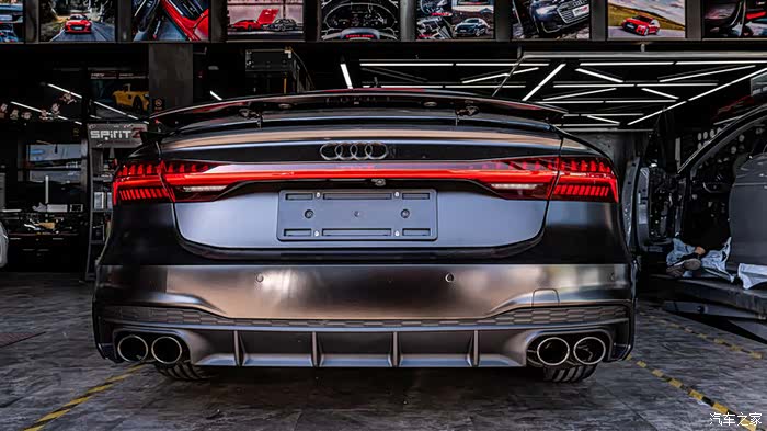 奥迪a7改装rs7包围锻造轮毂后四出卡钳改色外观小改效果大家参考