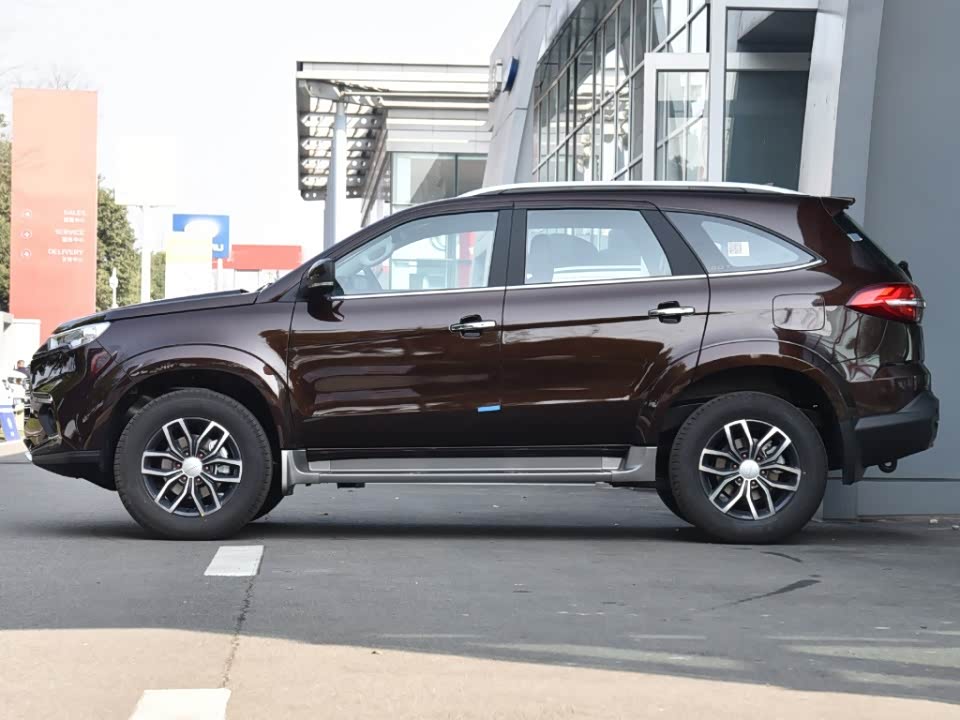 驭胜s350就是为越野爱好者量身打造的一款中型越野车