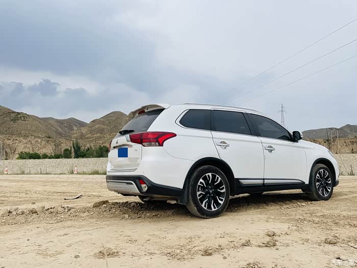 欧蓝德有4驱无惧烂路