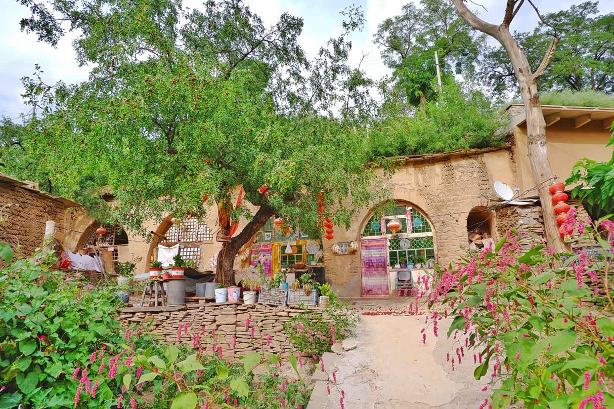 陕北农村的秋天,陕北的农村多是住窑洞