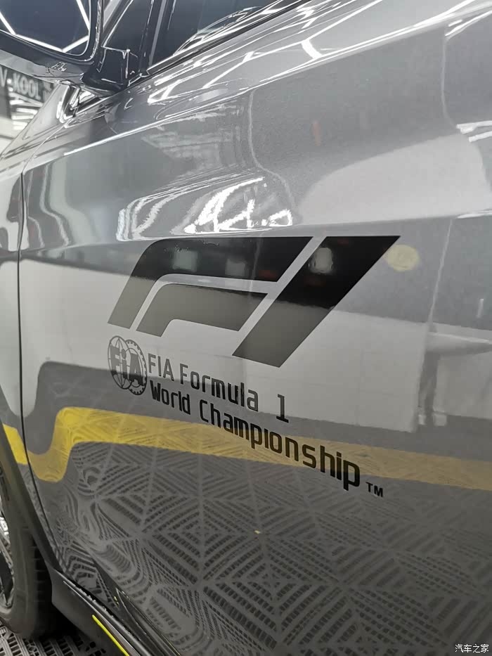 f1安全车彩虹拉花涂装