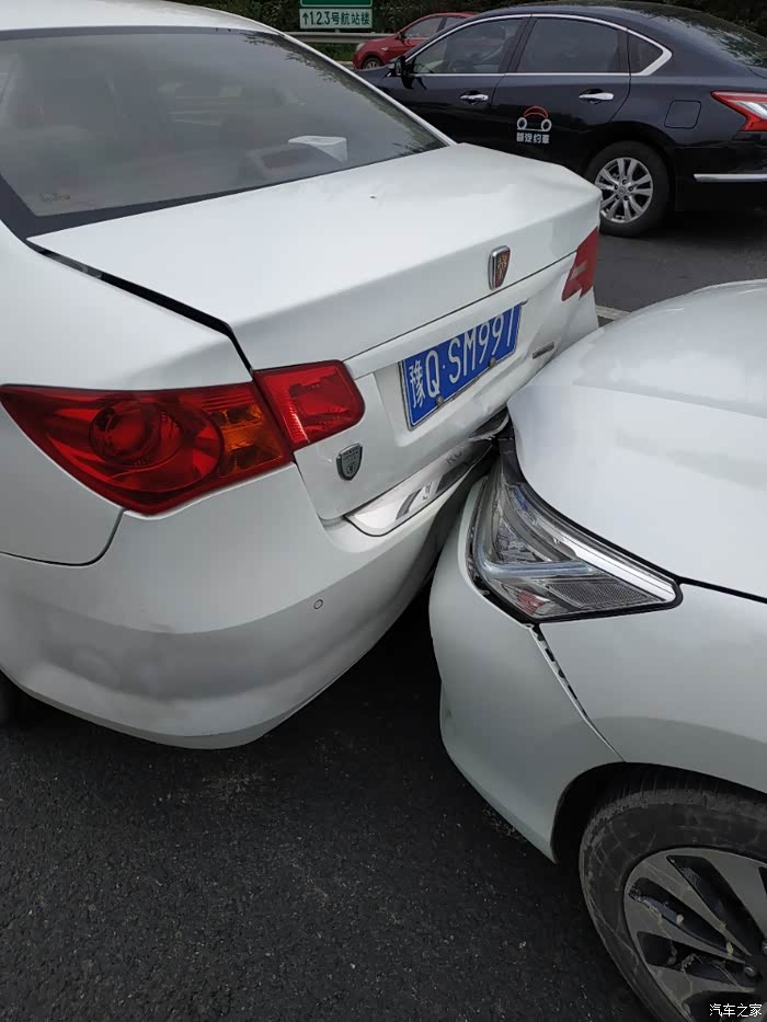 被女司机追尾了不知道去4s店修得几天