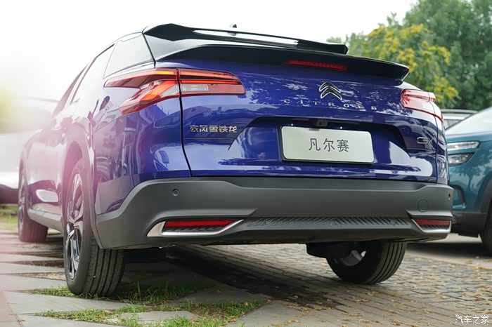 【周末跑去看凡尔赛c5x实车】多角度感受下这款新车