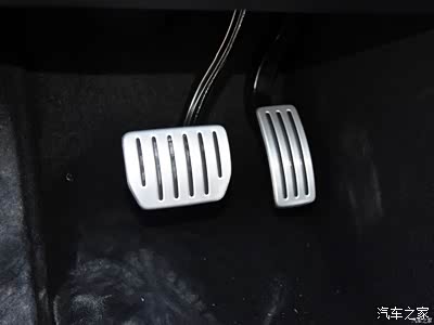 加速操控都很好; 如:特斯拉调整为风琴式油门踏板,刹车,油门操作的