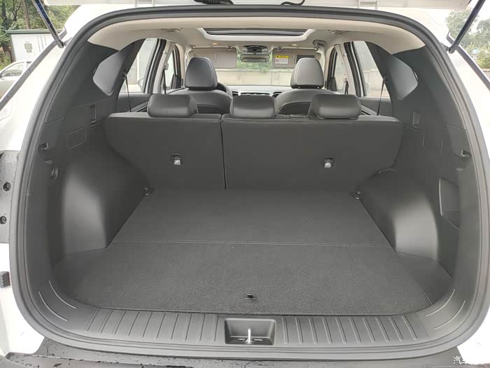 又是被其颜值俘获的一天——新手女司机的途胜l